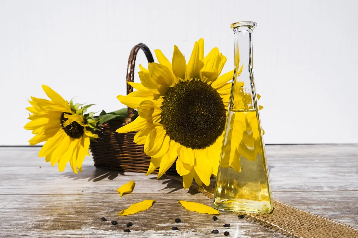 Bouteille d'huile végétale raffinée